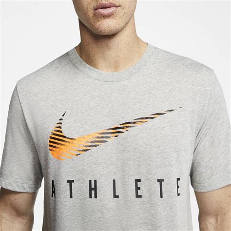 nike herren trainingsshirt dri fit kurzarm